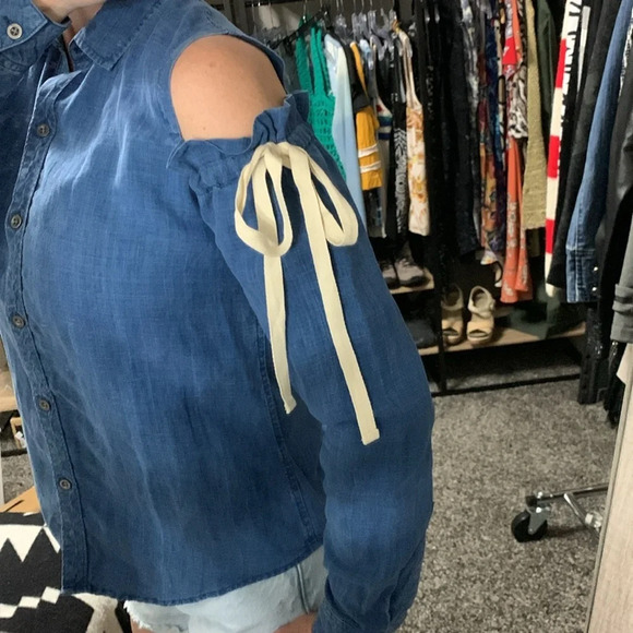 Rails Cold Shoulder Top NWT - Picture 8 of 8